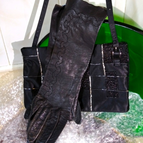 French Lambskin Leather Beautifully Embroidered Scalloped Edged Opera Gloves - Picture 4 of 6